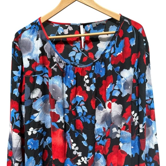 The limited Womens Plus Size 3X Floral Printed Bell Sleeve Blouse 4Th July - Picture 5 of 12